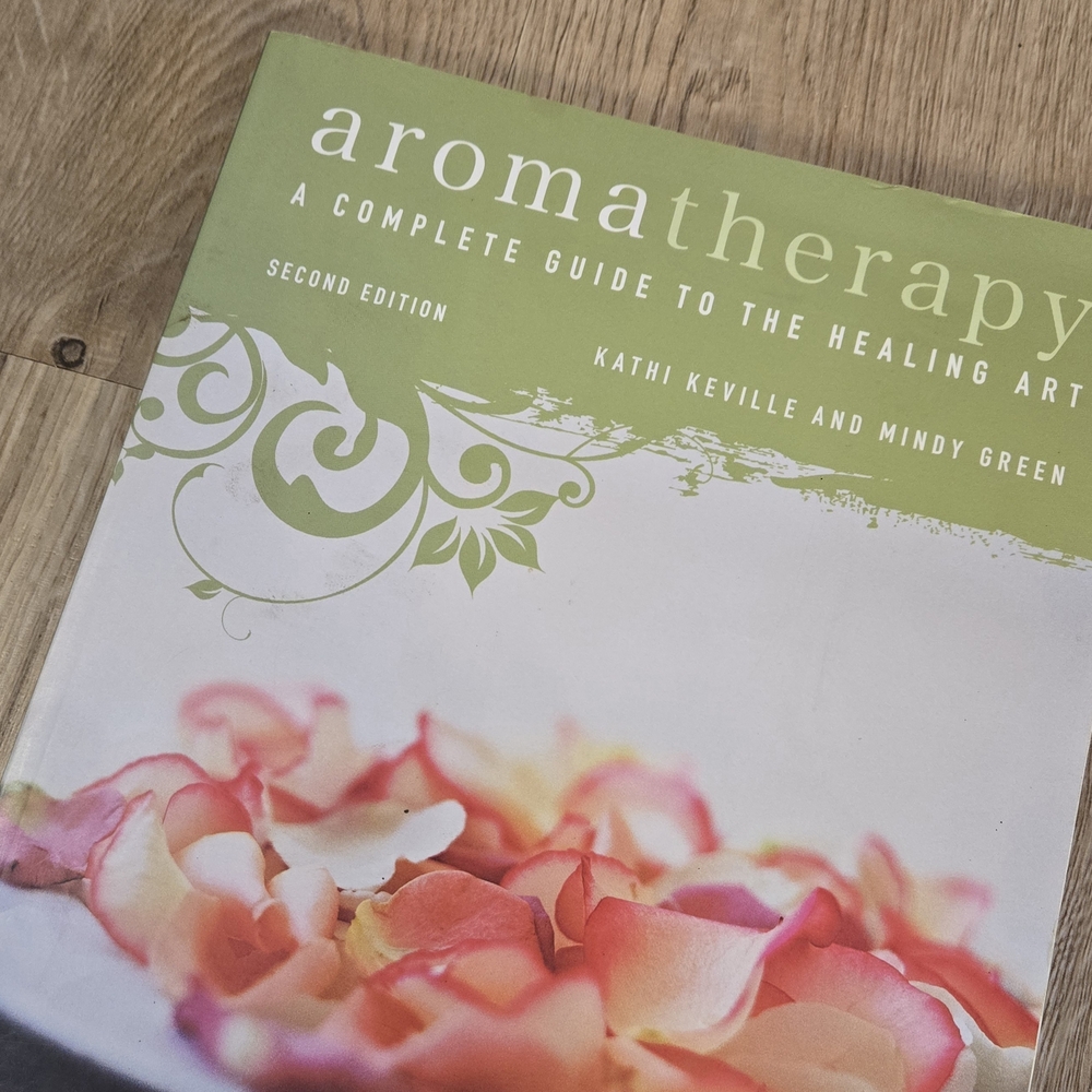 Aromatherapy Guide Book - Picture 2 of 4